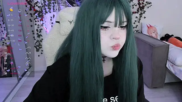 SelenaCute online show from September 22, 2025, 4:58 am