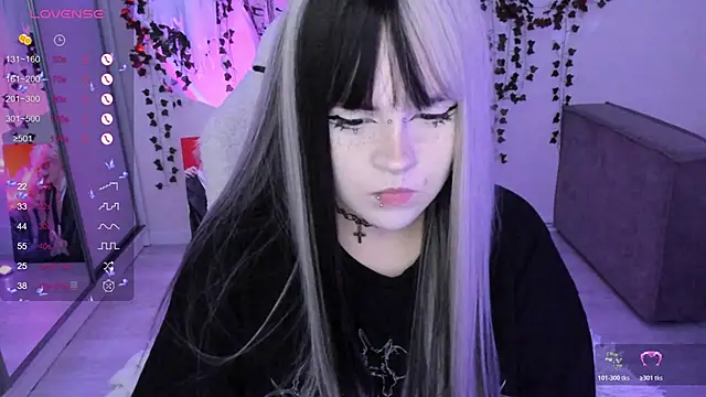 SelenaCute online show from November 5, 2025, 11:54 am