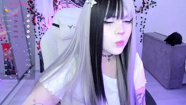 SelenaCute online show from November 15, 2025, 12:02 pm