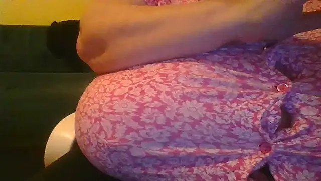 Nataliesbestjuggs online show from October 8, 2025, 4:26 pm