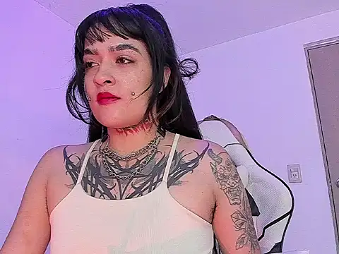 Snapshot of sarah_benjjaminn chatting on April 24, 2026, 11:12 am sarah benjjaminn online show from April 24, 2026, 11:12 am