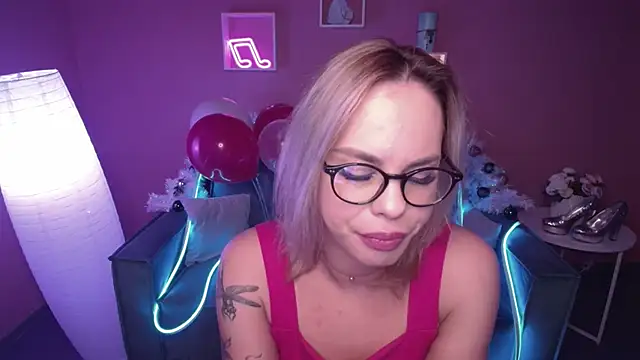 Snapshot of RikaRaily chatting on December 27, 2024, 10:34 am RikaRaily online show from December 27, 2024, 10:34 am