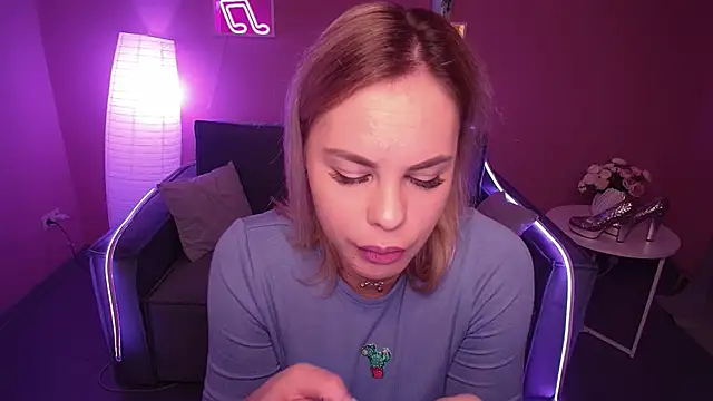 Snapshot of RikaRaily chatting on January 21, 2025, 6:11 am RikaRaily online show from January 21, 2025, 6:11 am