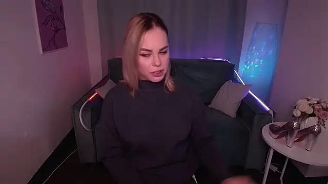 Snapshot of RikaRaily chatting on February 14, 2025, 7:49 am RikaRaily online show from February 14, 2025, 7:49 am