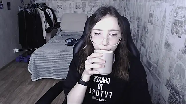 AmeliaKamishiro online show from December 25, 2024, 7:46 am