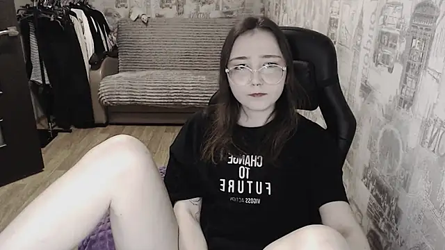 AmeliaKamishiro online show from February 13, 2025, 8:03 pm