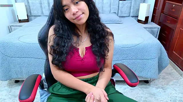 laureentt  online show from February 14, 2026, 3:14 am