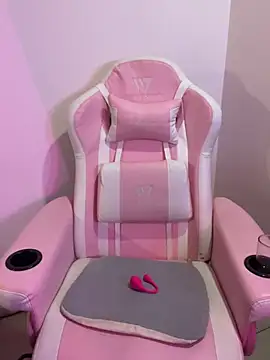 Felicia smok3 online show from April 4, 2026, 2:43 am