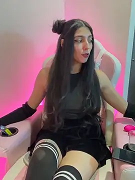 Snapshot of Felicia_smok3 chatting on May 3, 2026, 3:45 am Felicia smok3 online show from May 3, 2026, 3:45 am