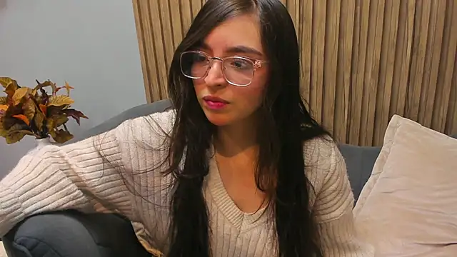 Eva Macalliter online show from March 21, 2025, 4:06 am