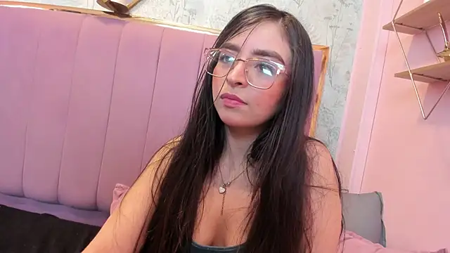 Eva Macalliter online show from September 15, 2025, 2:17 pm