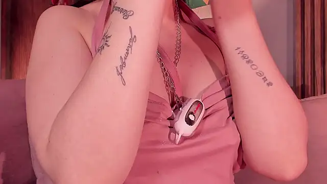 Snapshot of Eva_Macalliter chatting on July 5, 2026, 4:19 am Eva Macalliter online show from July 5, 2026, 4:19 am