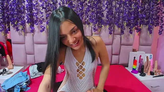 Bich Anal  online show from December 23, 2024, 4:28 pm