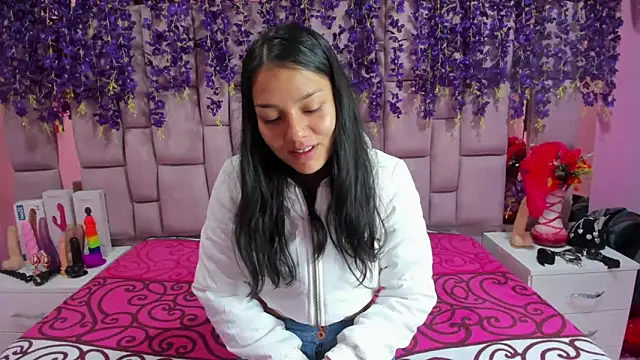 Bich Anal  online show from February 8, 2025, 1:33 pm