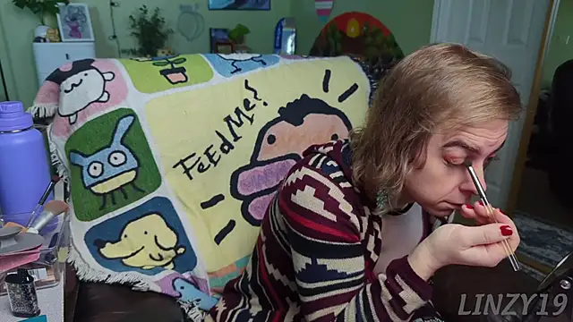 Snapshot of Linzy_19 chatting on February 2, 2025, 2:56 pm Linzy 19 online show from February 2, 2025, 2:56 pm