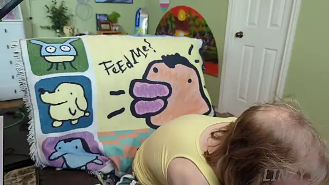 Snapshot of Linzy_19 chatting on February 19, 2025, 7:38 pm Linzy 19 online show from February 19, 2025, 7:38 pm