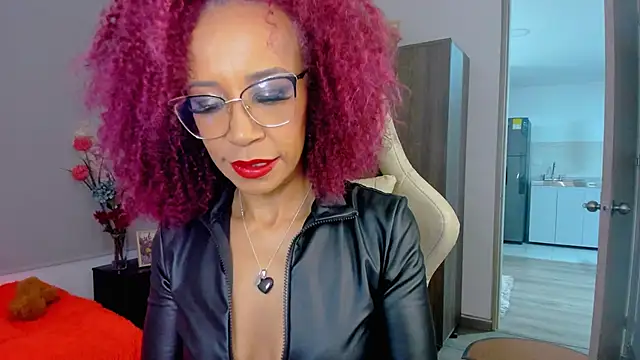 ScarlettMalbec online show from January 5, 2026, 9:18 pm