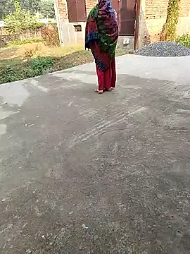 COUPLLE VILLAGE online show from November 9, 2025, 3:16 am