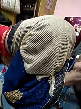 Snapshot of COUPLLE_VILLAGE chatting on February 2, 2026, 7:45 pm COUPLLE VILLAGE online show from February 2, 2026, 7:45 pm