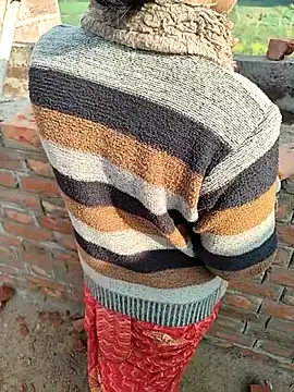 Snapshot of COUPLLE_VILLAGE chatting on February 4, 2026, 3:34 am COUPLLE VILLAGE online show from February 4, 2026, 3:34 am