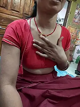 Snapshot of COUPLLE_VILLAGE chatting on April 12, 2026, 3:44 am COUPLLE VILLAGE online show from April 12, 2026, 3:44 am