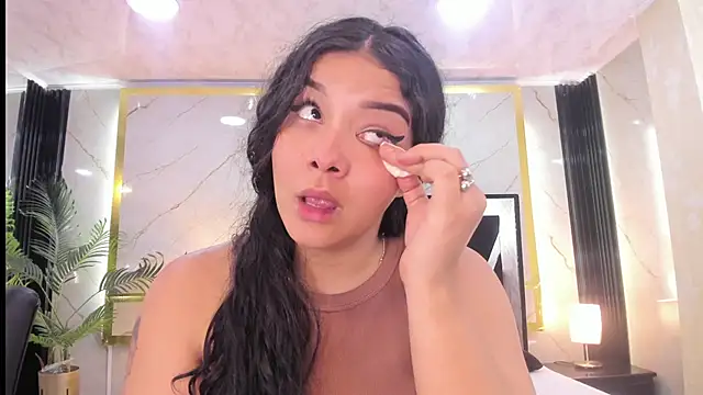 Snapshot of Lia-Anahiz chatting on March 7, 2025, 1:29 pm Lia-Anahiz online show from March 7, 2025, 1:29 pm