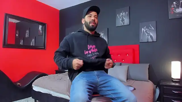 Thiagogomez online show from October 14, 2025, 12:28 pm