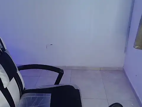 Snapshot of hot_king20 chatting on December 5, 2025, 8:49 pm hot king20 online show from December 5, 2025, 8:49 pm