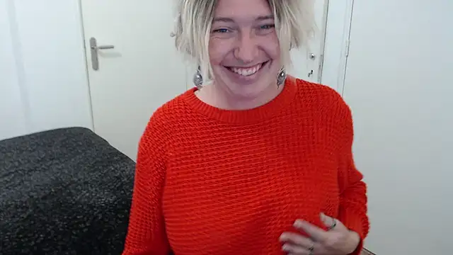 cumfun online show from October 26, 2025, 3:40 pm