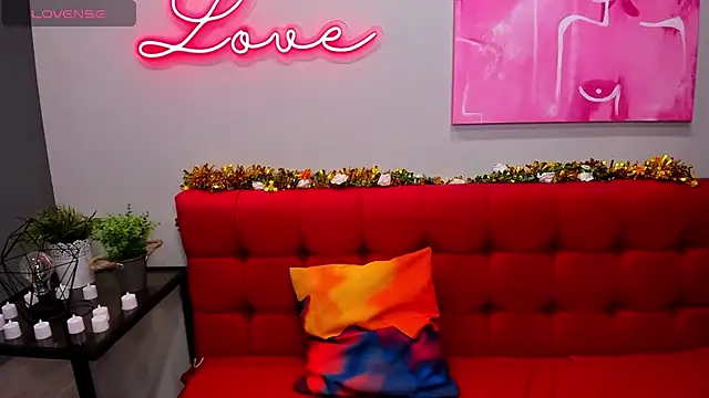 Inna Lovely online show from December 15, 2025, 1:32 am