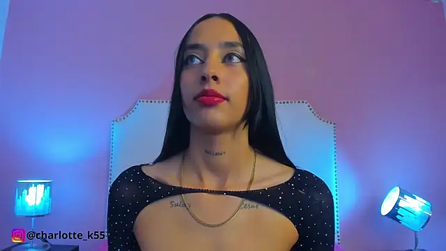 Snapshot of charlotte_kisss chatting on January 4, 2025, 10:45 pm charlotte kisss online show from January 4, 2025, 10:45 pm