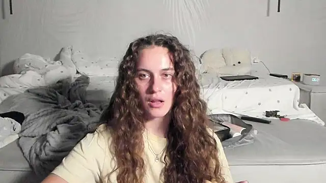 HarleyDeess online show from December 15, 2025, 3:11 am