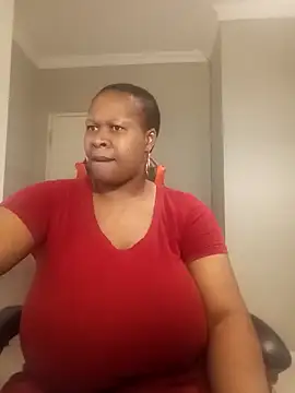 bustylisa1983 online show from September 26, 2025, 2:32 pm