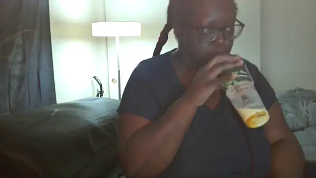 Snapshot of Yagurl__west chatting on January 11, 2025, 11:56 pm Yagurl west online show from January 11, 2025, 11:56 pm