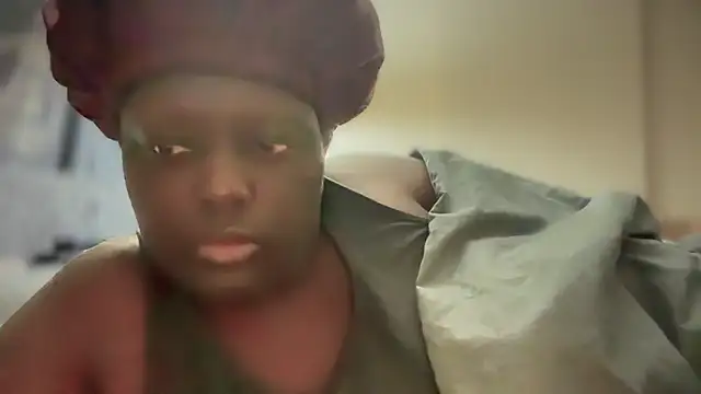 Snapshot of Yagurl__west chatting on February 17, 2025, 6:53 am Yagurl west online show from February 17, 2025, 6:53 am