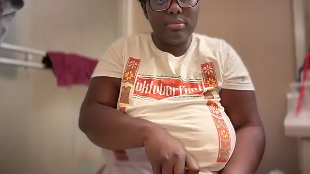 Snapshot of Yagurl__west chatting on October 2, 2025, 8:27 pm Yagurl west online show from October 2, 2025, 8:27 pm