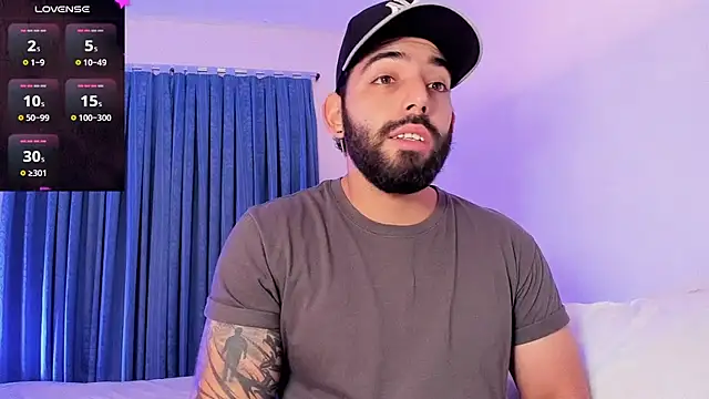 Snapshot of leo_thewolf_ chatting on October 20, 2025, 7:47 pm leo thewolf online show from October 20, 2025, 7:47 pm