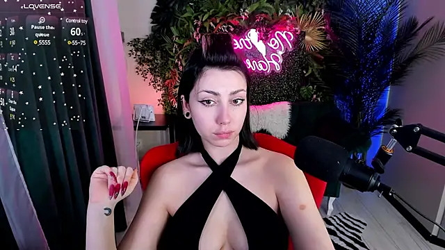 Snapshot of PennyMay chatting on March 19, 2025, 4:47 am PennyMay online show from March 19, 2025, 4:47 am