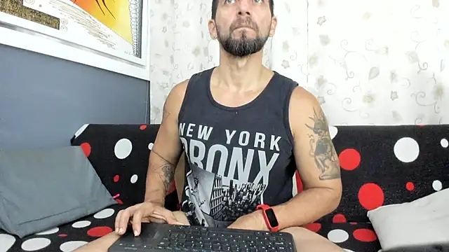 JULESLAKES online show from October 30, 2025, 2:51 pm