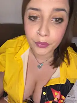 Snapshot of Novababy18 chatting on May 22, 2026, 9:31 pm Novababy18 online show from May 22, 2026, 9:31 pm