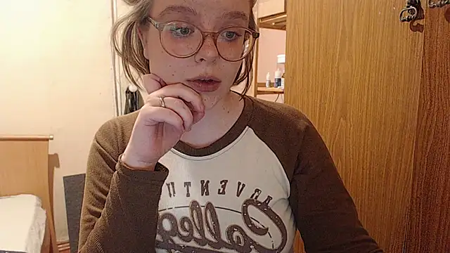 Snapshot of Chmiri_cb chatting on December 28, 2024, 6:29 pm Chmiri cb online show from December 28, 2024, 6:29 pm