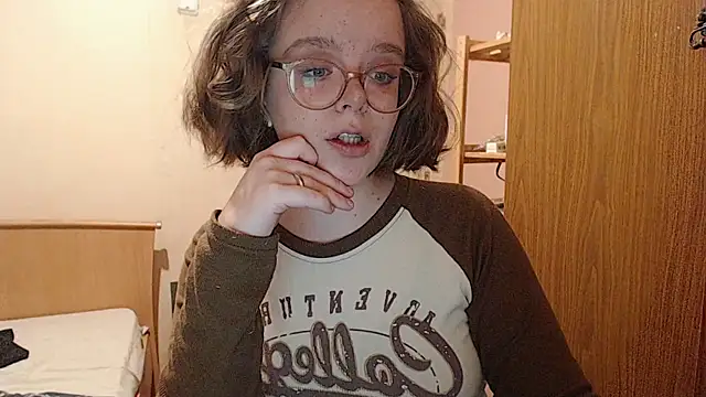 Snapshot of Chmiri_cb chatting on January 8, 2025, 5:37 pm Chmiri cb online show from January 8, 2025, 5:37 pm