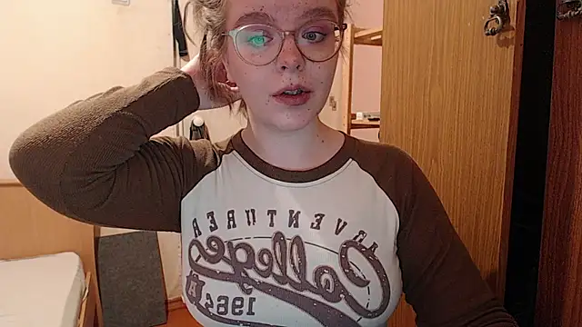 Snapshot of Chmiri_cb chatting on January 19, 2025, 4:44 am Chmiri cb online show from January 19, 2025, 4:44 am