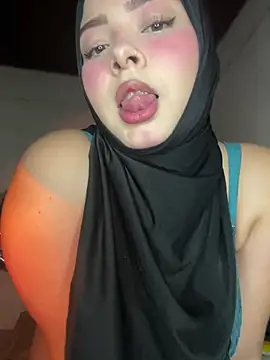 Snapshot of aneesa_darzi chatting on March 20, 2025, 4:53 pm aneesa darzi online show from March 20, 2025, 4:53 pm