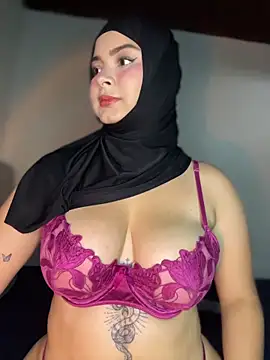 Snapshot of aneesa_darzi chatting on April 22, 2026, 6:20 pm aneesa darzi online show from April 22, 2026, 6:20 pm