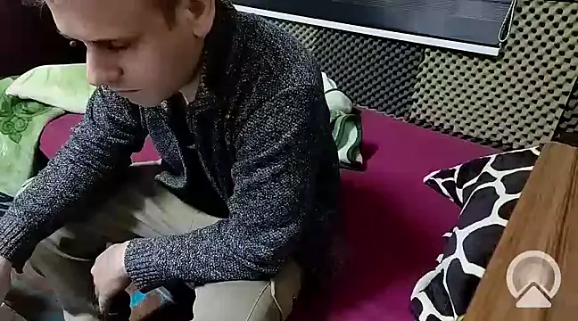 Arabeyes online show from February 28, 2025, 7:56 pm