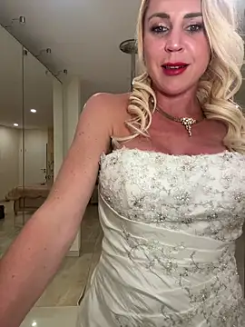 Kate-monroe online show from February 3, 2026, 7:41 pm