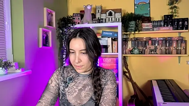 Snapshot of LelianaHazel chatting on January 13, 2026, 4:01 pm LelianaHazel online show from January 13, 2026, 4:01 pm