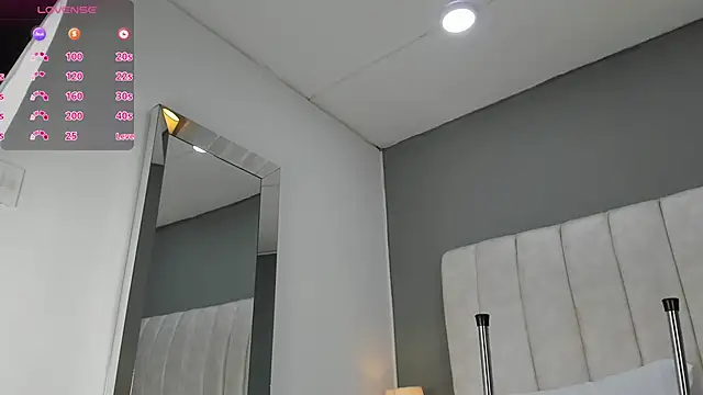 Ashleyy23x online show from November 10, 2025, 7:57 pm