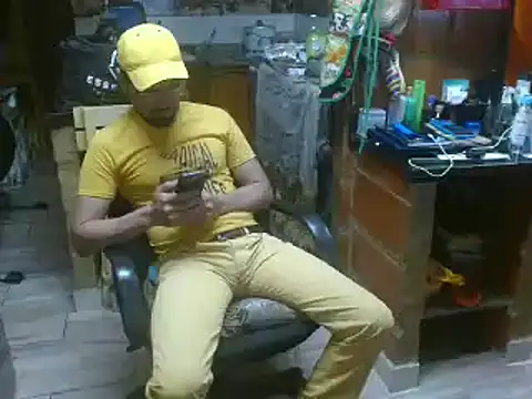 Snapshot of Dr_Pocholate84 chatting on January 8, 2025, 2:25 am Dr Pocholate84 online show from January 8, 2025, 2:25 am